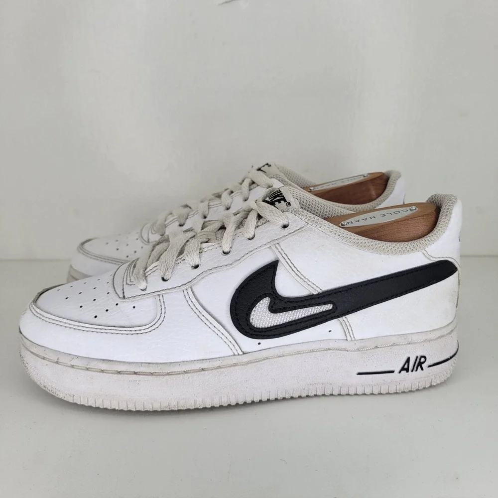 Nike Air Force 1 GS Cut Out Swoosh White/Black Womens Sz 6 Kids Sz 4Y DR7889-100